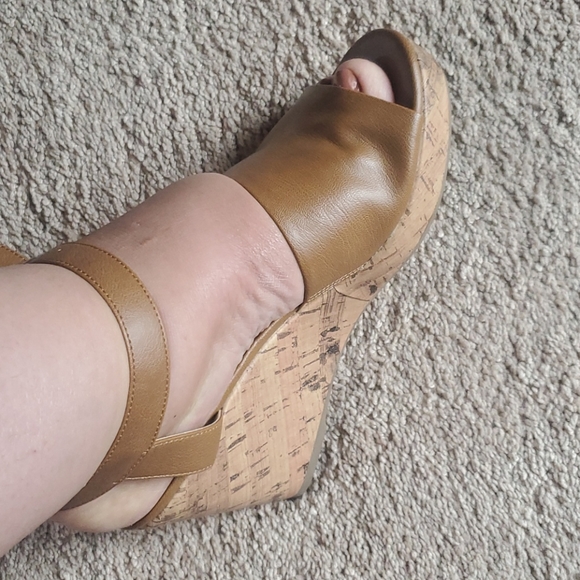 Shoes - Picture 4 of 5